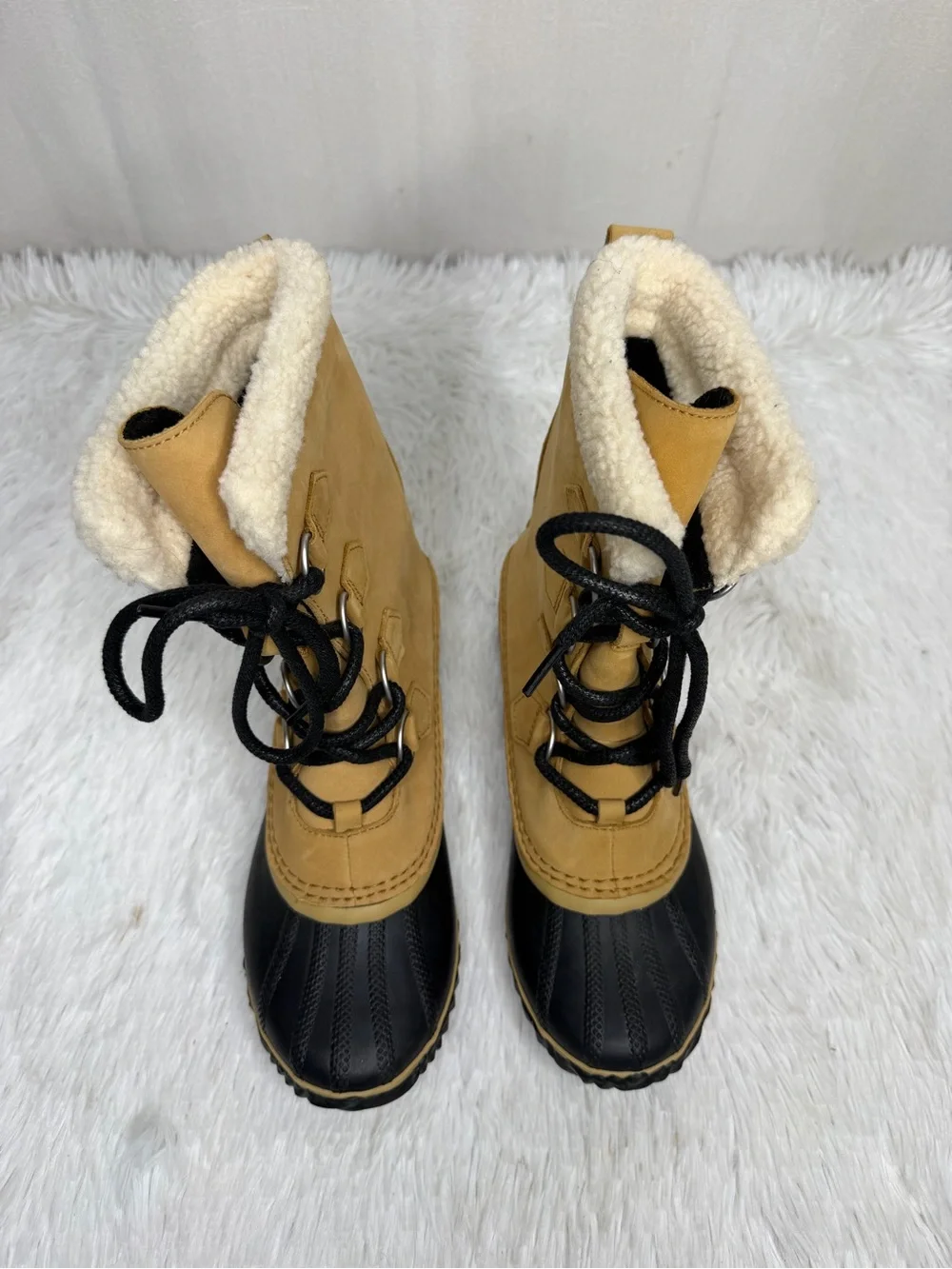 SOREL / Caribou Slim tan black lace up sherpa lined winter boots